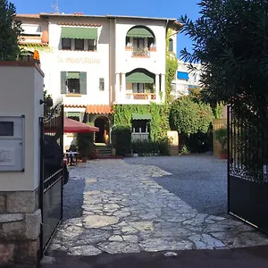 La Marjolaine 2*, Juan-les-Pins Frankreich