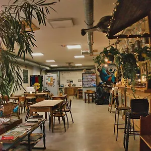  Hostel Le Flaneur