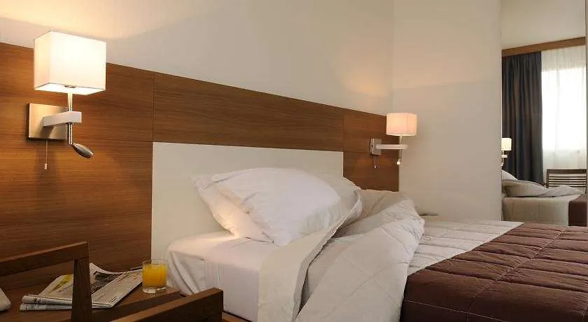 Kyriad Lyon Est - Genas Eurexpo Hotel